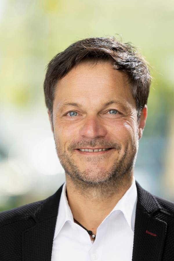 contact_import_imageE5CWJ6