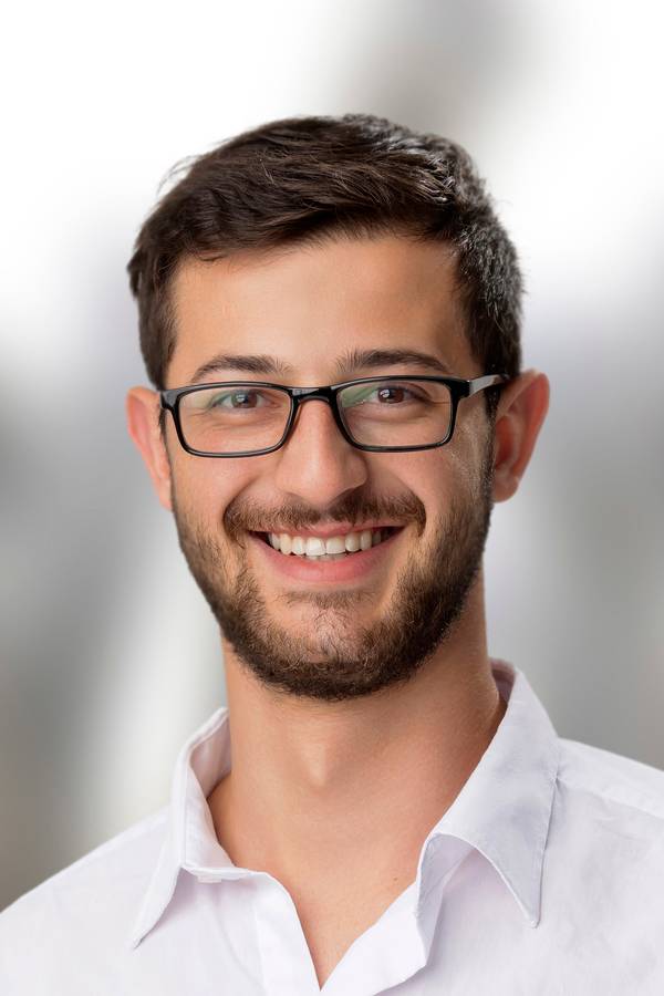 contact_import_imageBK1F2x