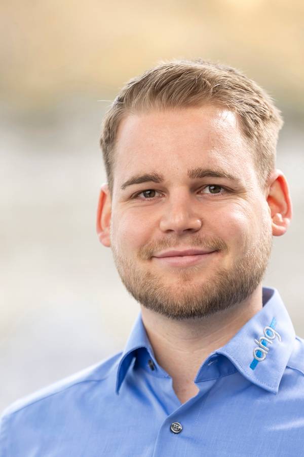 contact_import_imageT9V4WE