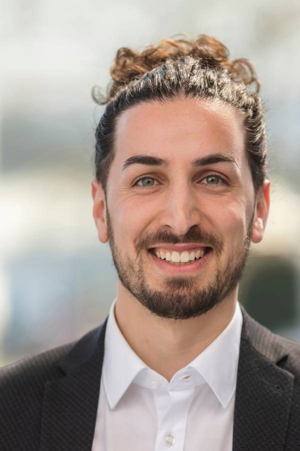 contact_import_imageE0k1Ng