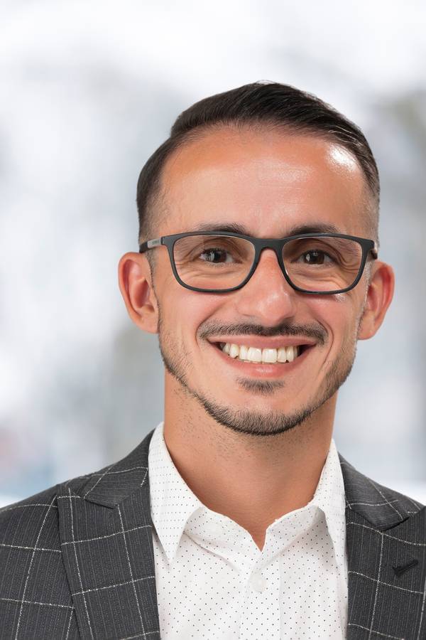 contact_import_imageB6LQmr