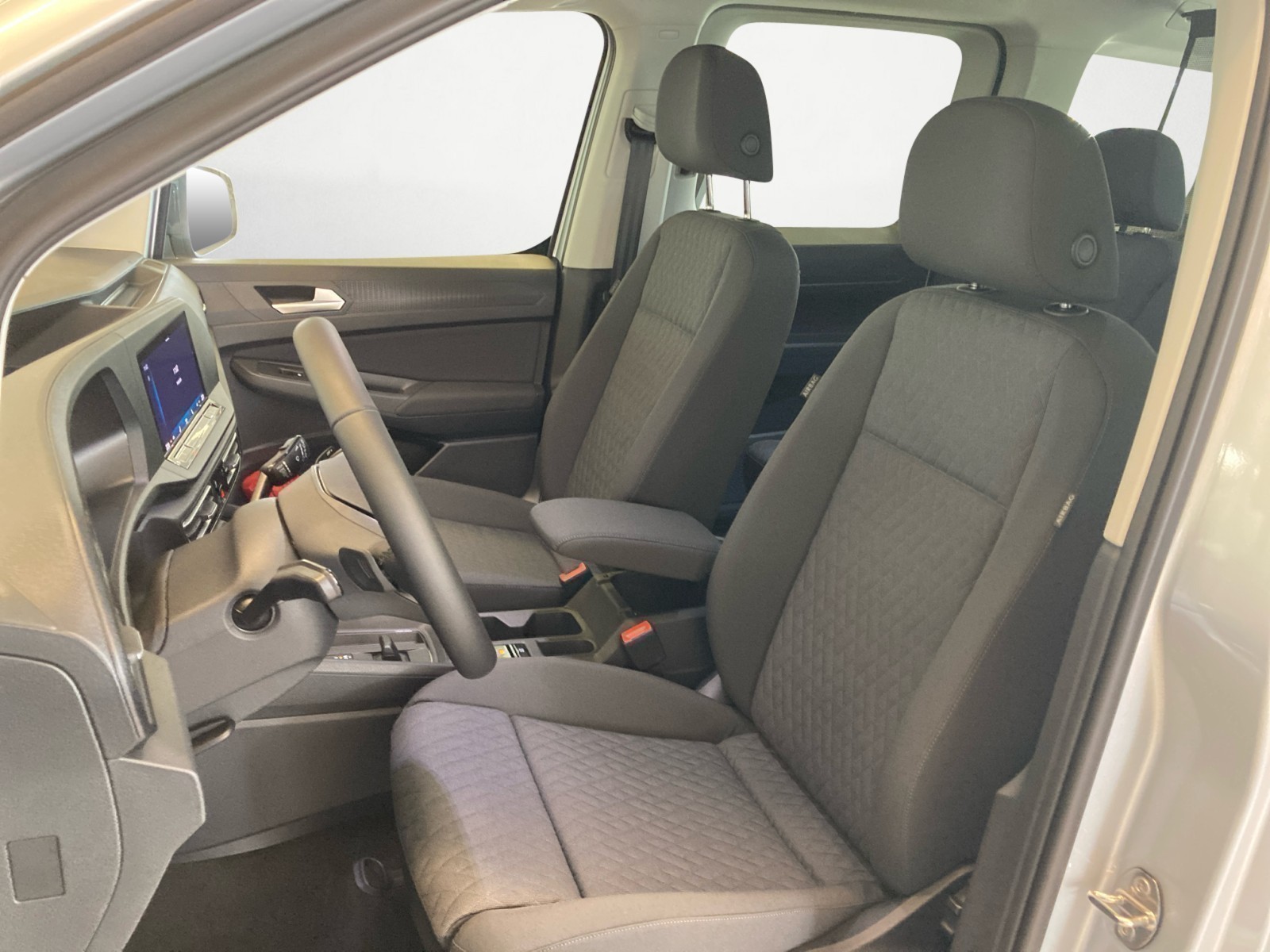 Volkswagen - NFZ Caddy Life 5-Sitzer Motor: 2,0 l TDI EU6 SCR Getriebe: 7-Gang-Doppelkupplungsgetriebe Radstand: 2755 mm ,