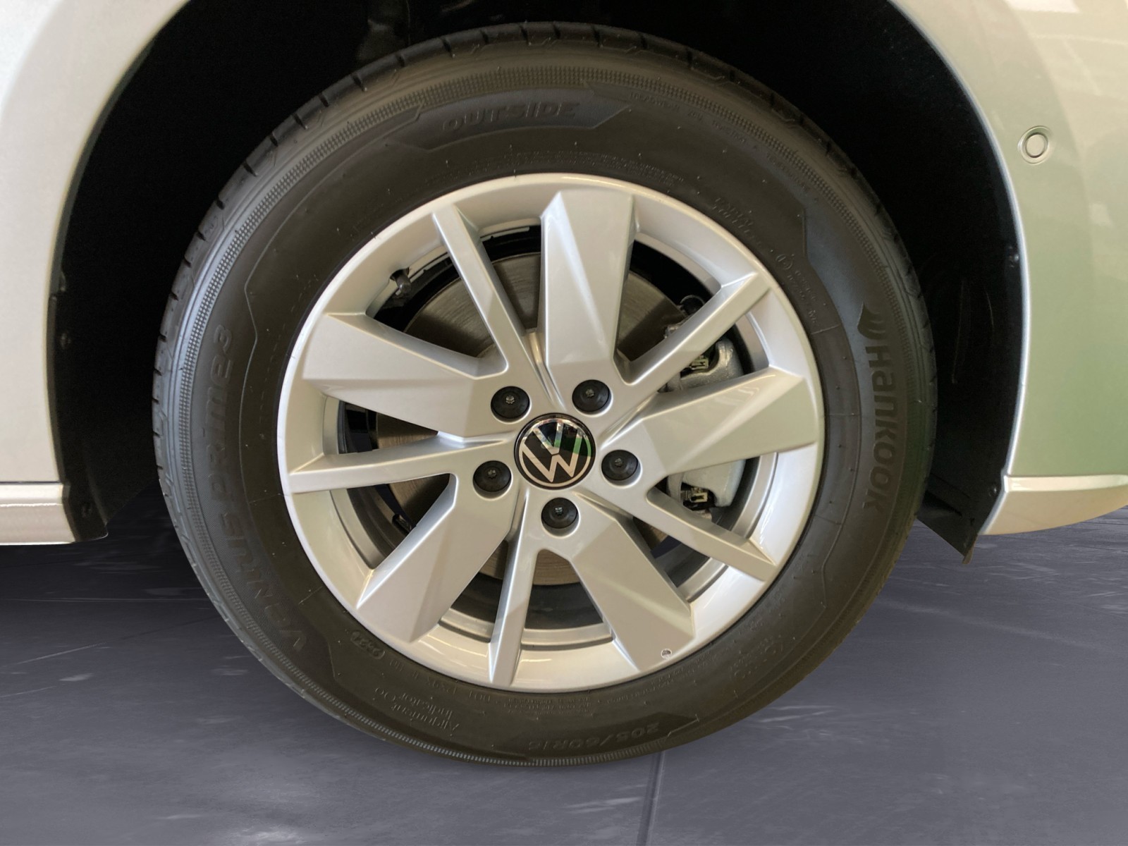 Volkswagen - NFZ Caddy Life 5-Sitzer Motor: 2,0 l TDI EU6 SCR Getriebe: 7-Gang-Doppelkupplungsgetriebe Radstand: 2755 mm ,