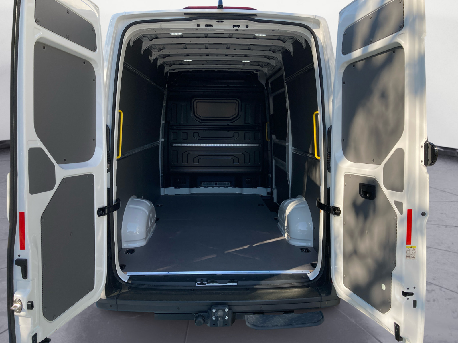 Volkswagen - Crafter 35 Kasten 2,0 l Frontantrieb 6-Gang Radst. 3640 mm