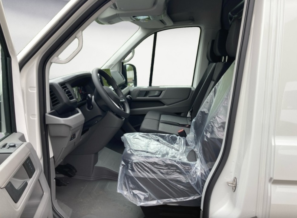 Volkswagen - Crafter 35 Kasten HD mit Überhang 2,0 l Frontantrieb 6-Gang Radst. 4490 m m