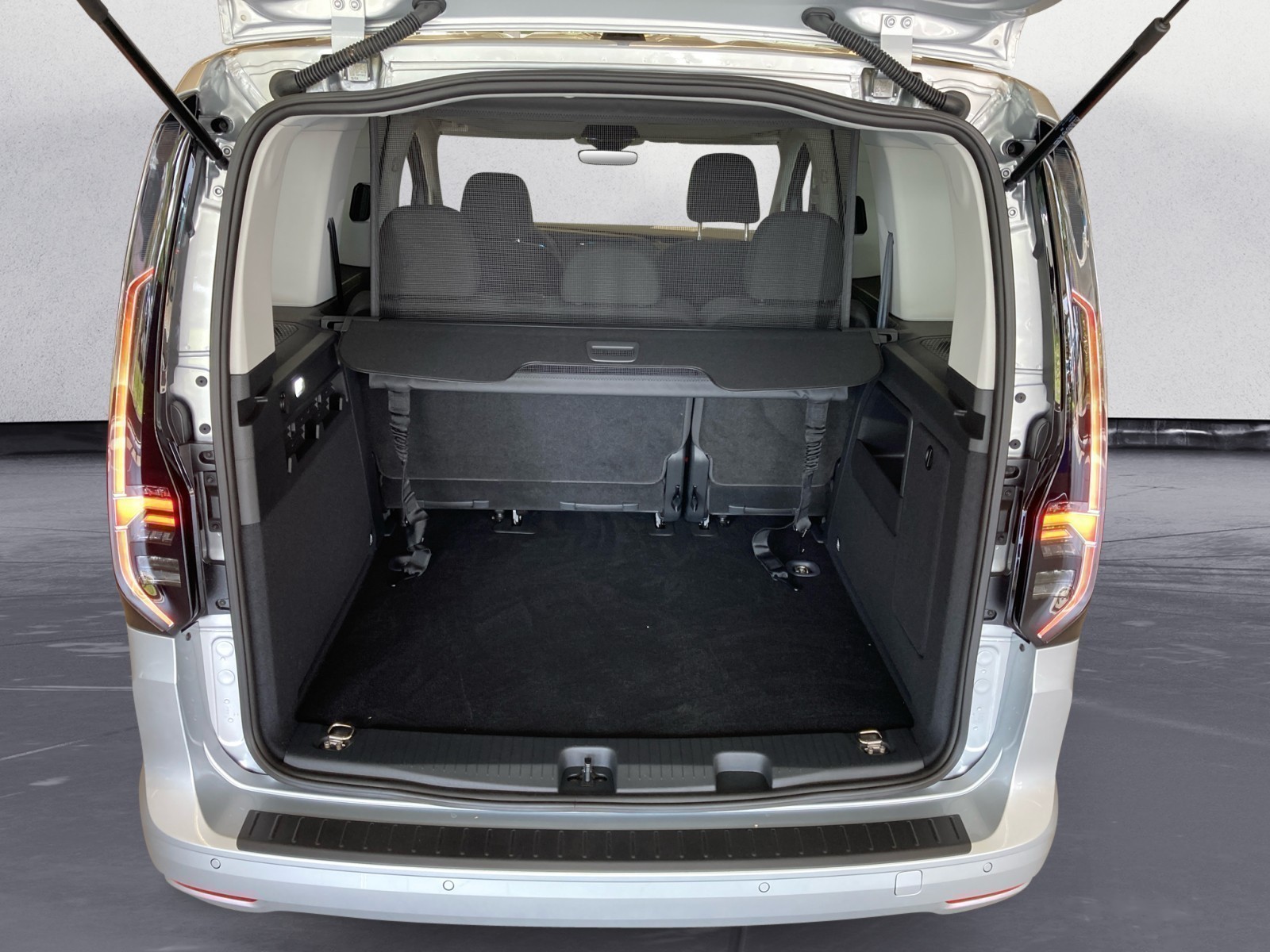 Volkswagen - NFZ Caddy Life 5-Sitzer Motor: 2,0 l TDI EU6 SCR Getriebe: 7-Gang-Doppelkupplungsgetriebe Radstand: 2755 mm ,