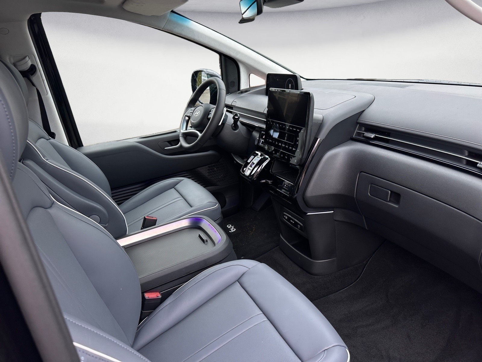 Hyundai - STARIA 7-Sitzer (MY25) HEV 1.6