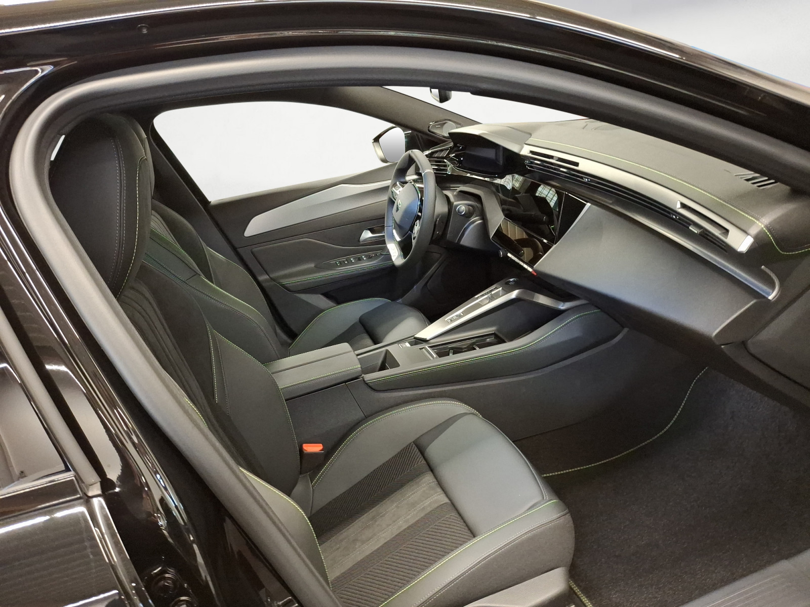 Peugeot - 308 BlueHDi 130 EAT8 GT