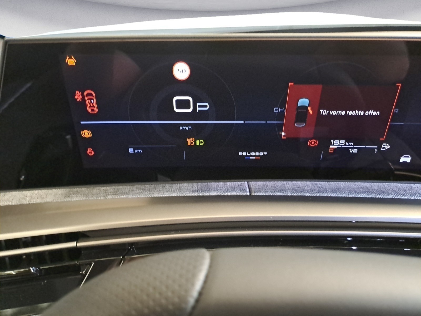 Peugeot - 3008 GT HYBRID 136 e-DSC6