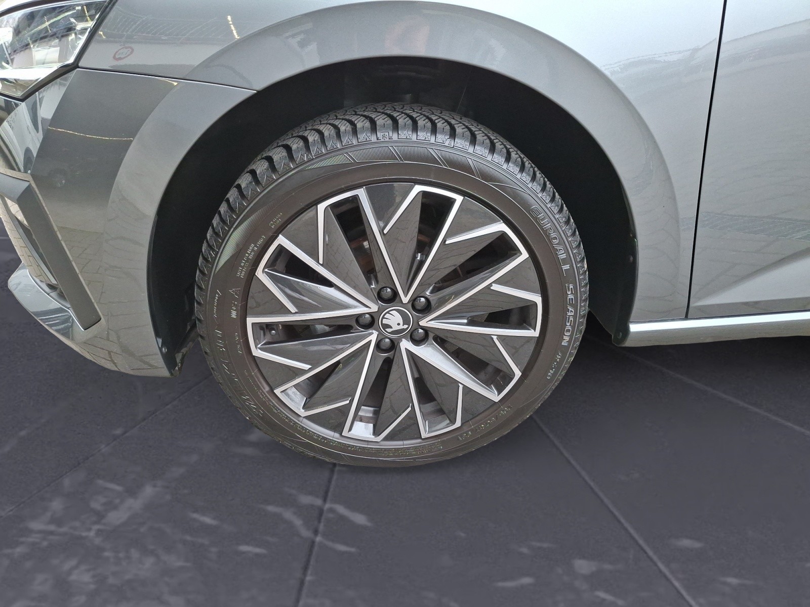 Skoda - Scala Drive 1.0 TSI