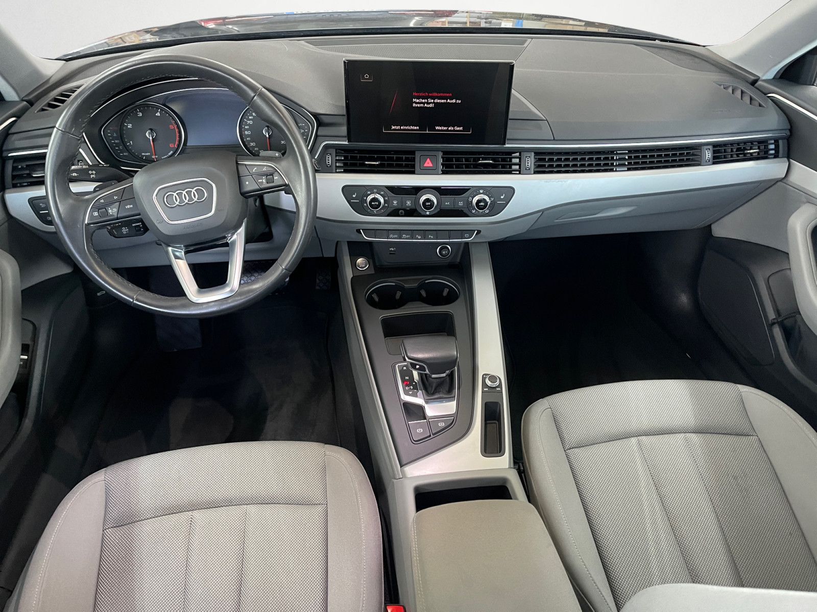 Audi - A4 Avant 30 TDI S-tronic