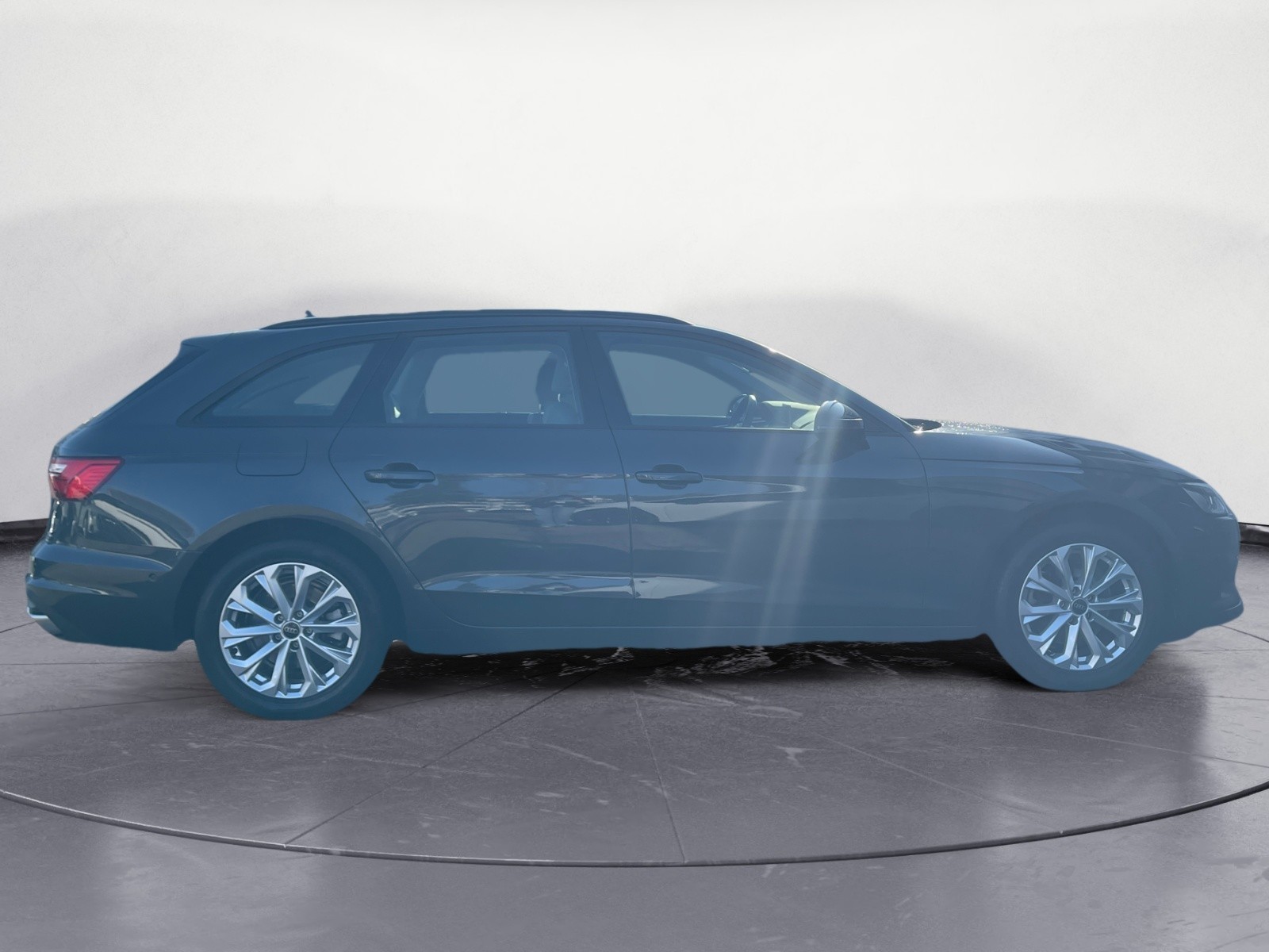 Audi - A4 Avant 30 TDI S-tronic