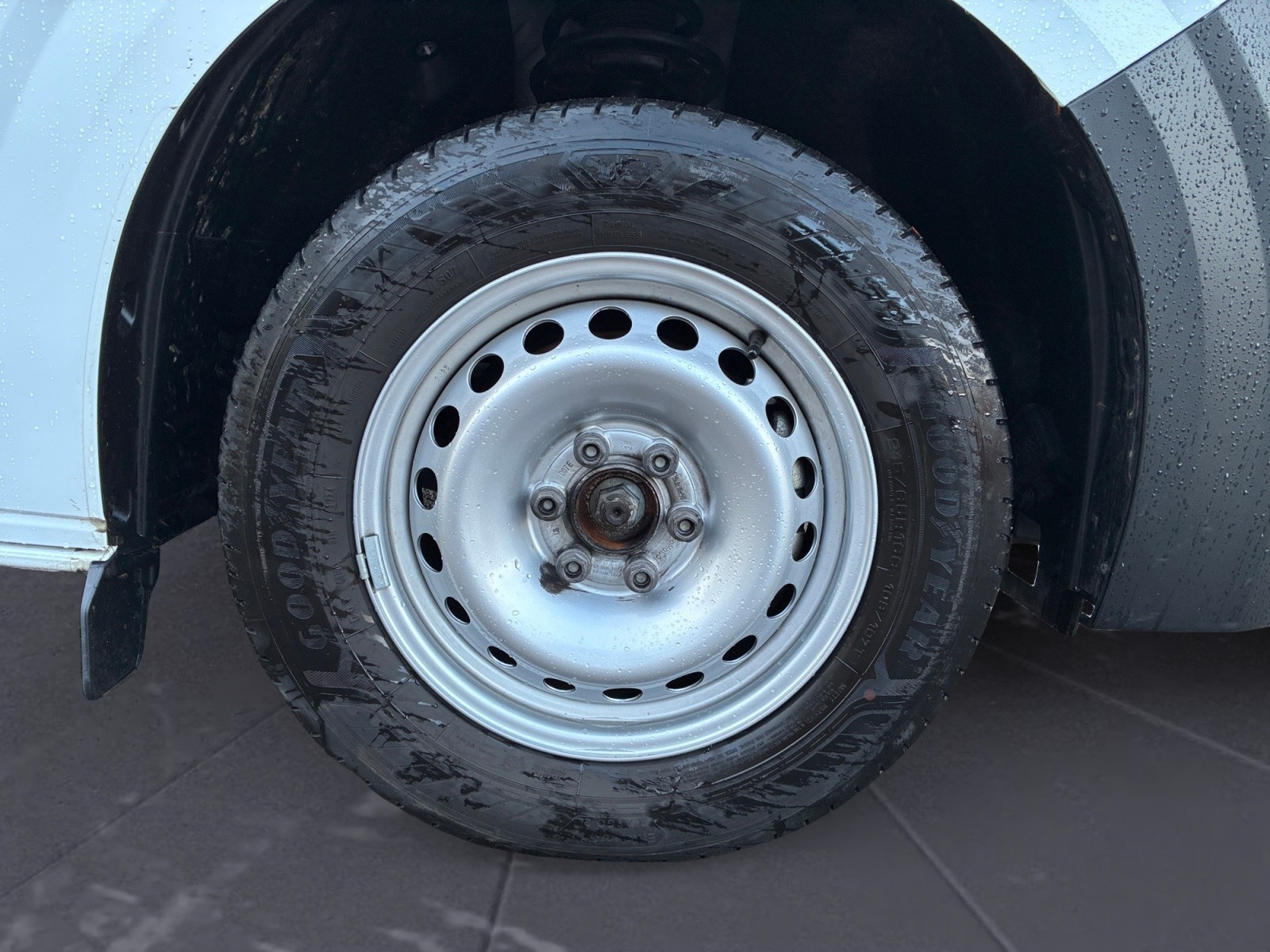 Volkswagen - Transporter Kasten 2,0 l TDI 6-Gan g Radst. 3100 mm