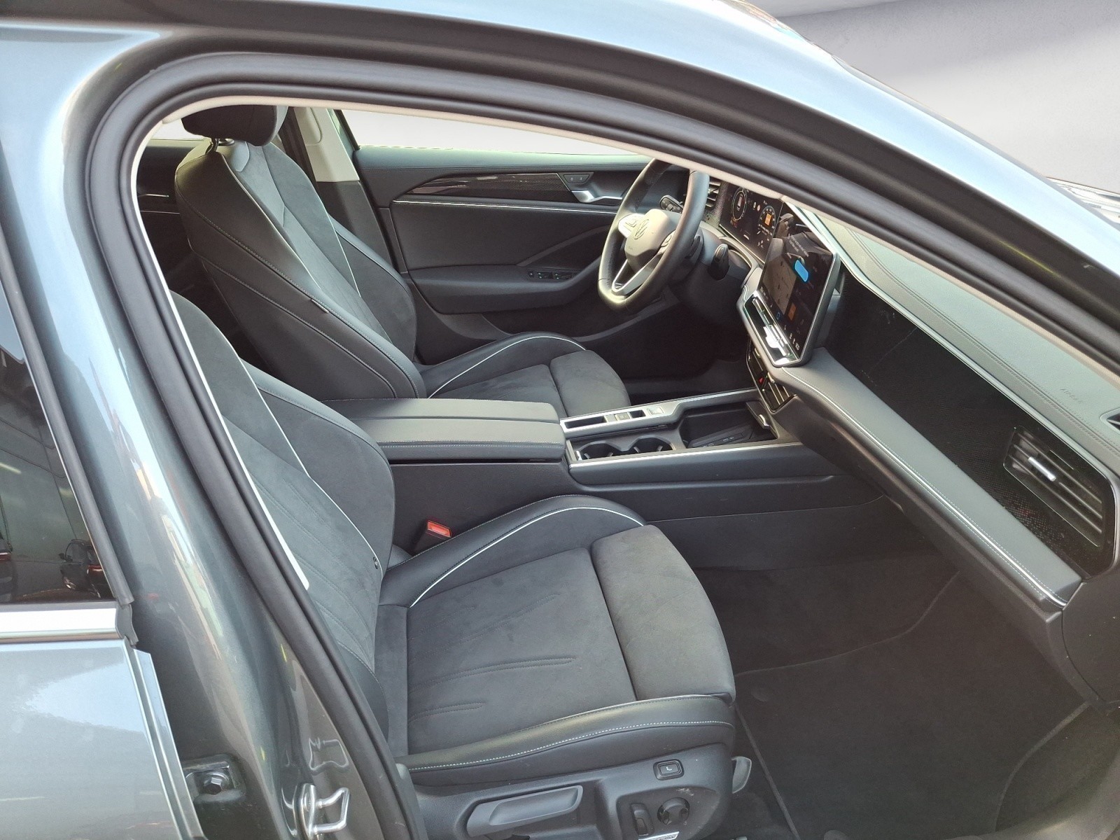 Volkswagen - Passat Business 1.5 l eHybrid OPF