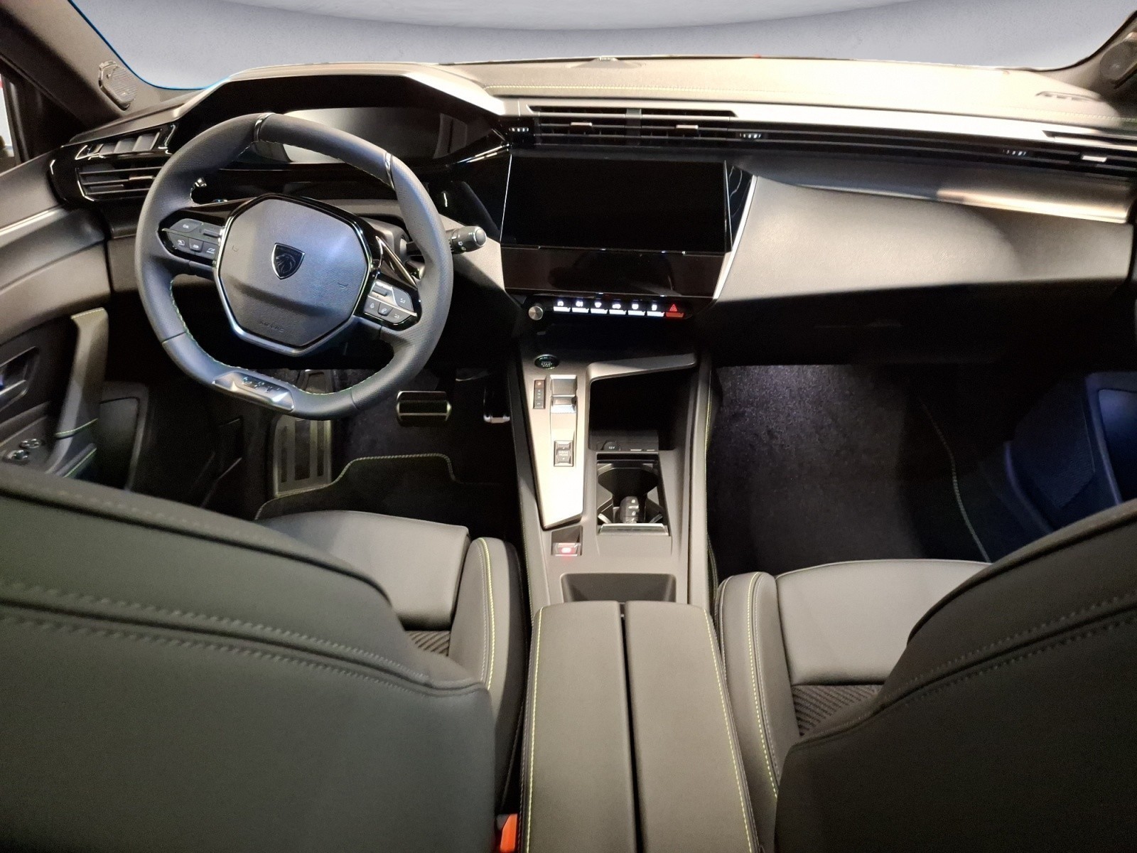 Peugeot - 308 BlueHDi 130 EAT8 GT