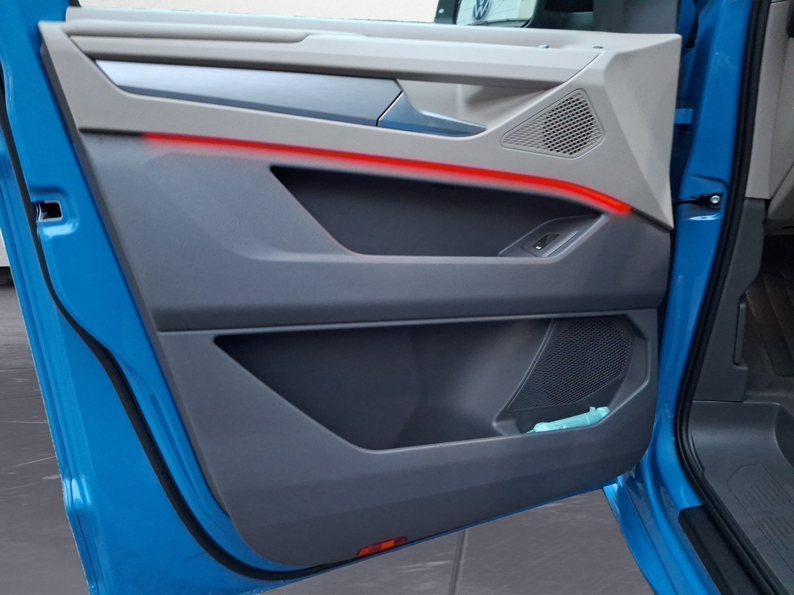 Volkswagen - Multivan Life 2,0 l  TSI OPF Front antrieb 7-Gang-DSG Radst. 3124 mm langer Überhang