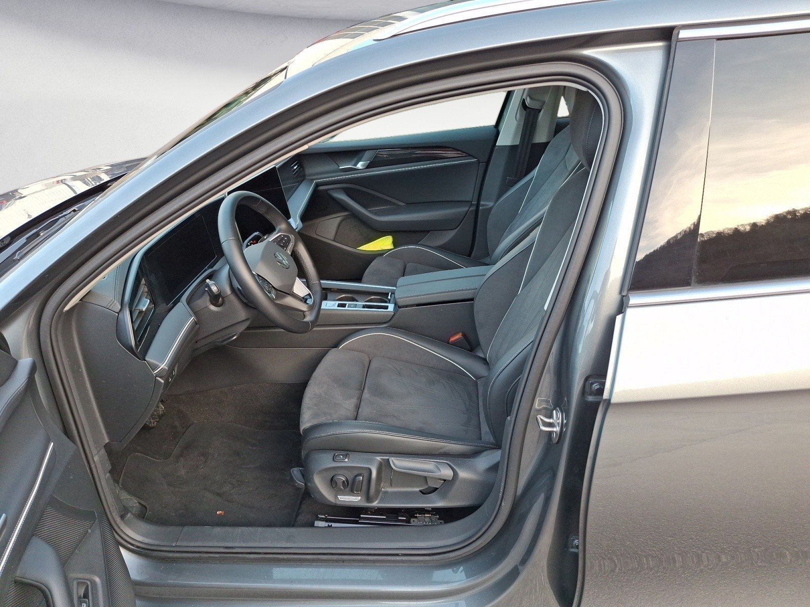 Volkswagen - Passat Business 1.5 l eHybrid OPF