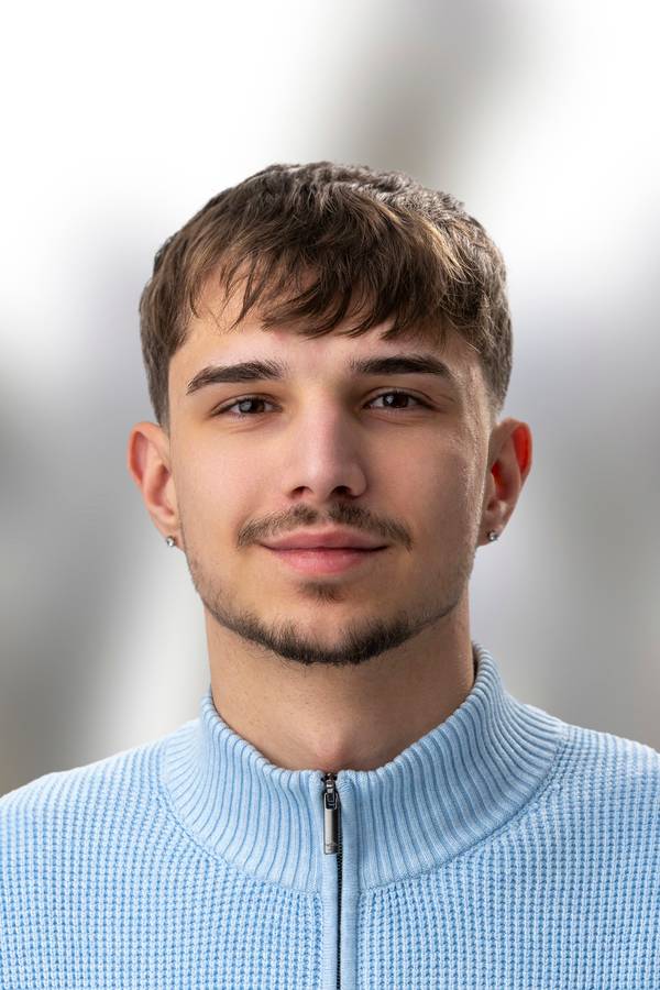 contact_import_imageFRG4kR