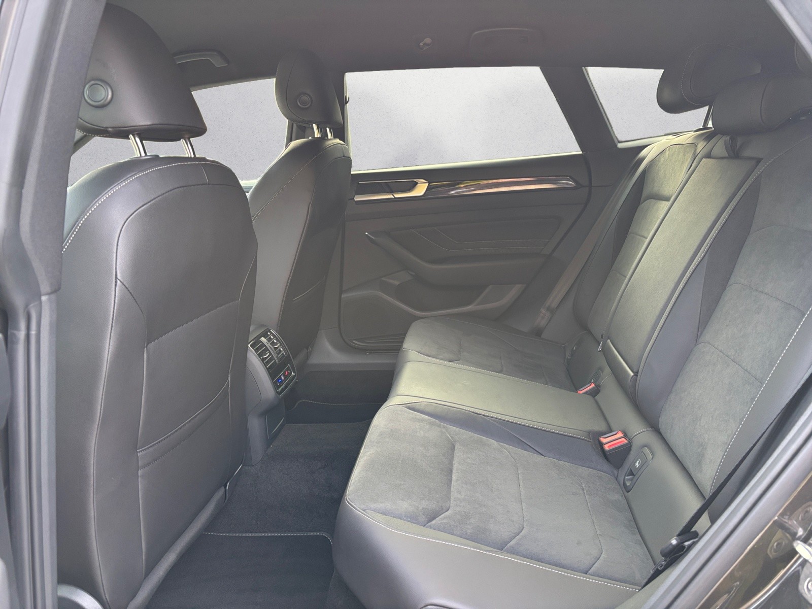 Volkswagen - Arteon Shooting Brake 2.0 TSI OPF DSG R-Line