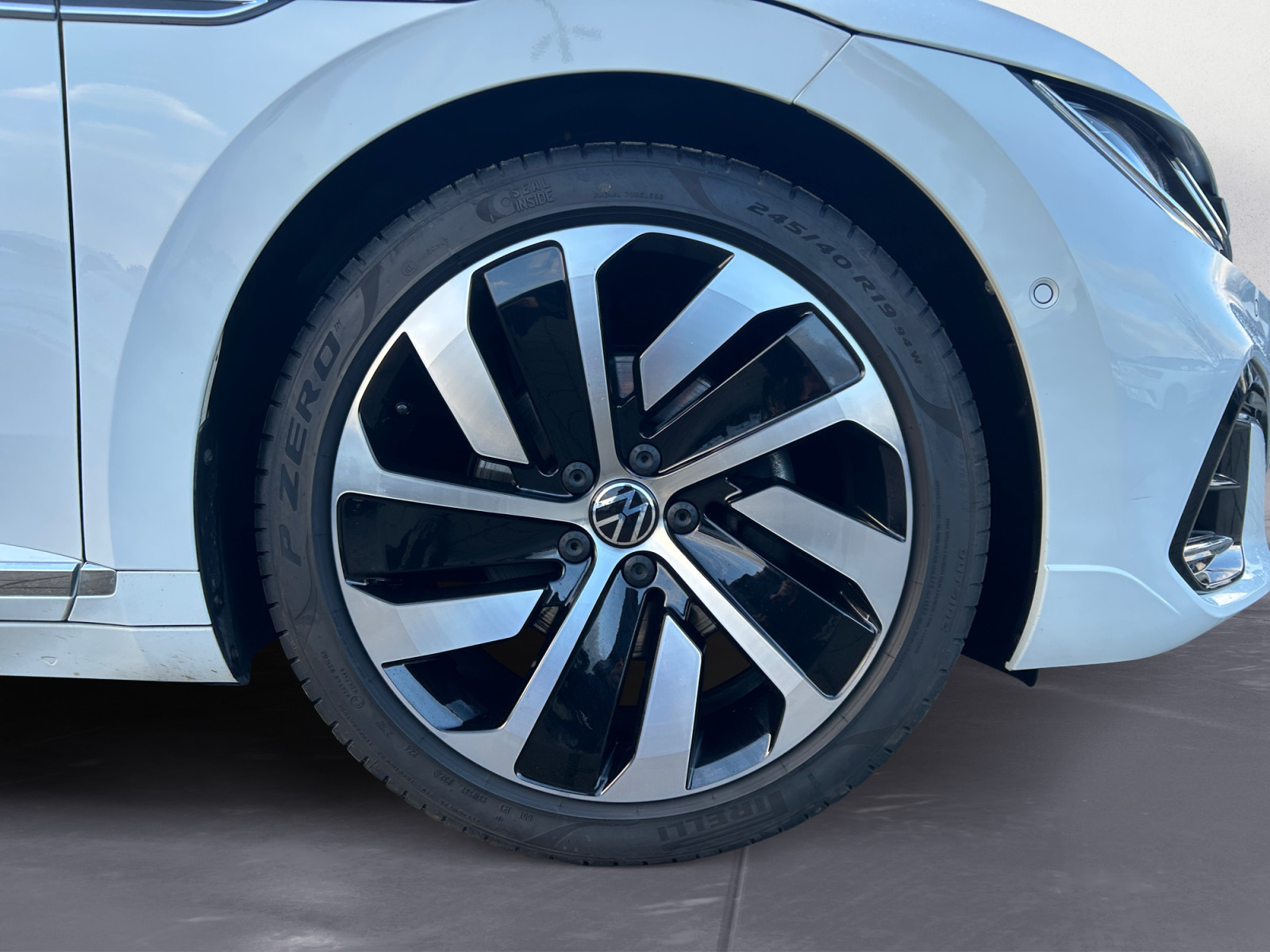 Volkswagen - Arteon Shooting Brake 2.0 TDI SCR DSG R-Line